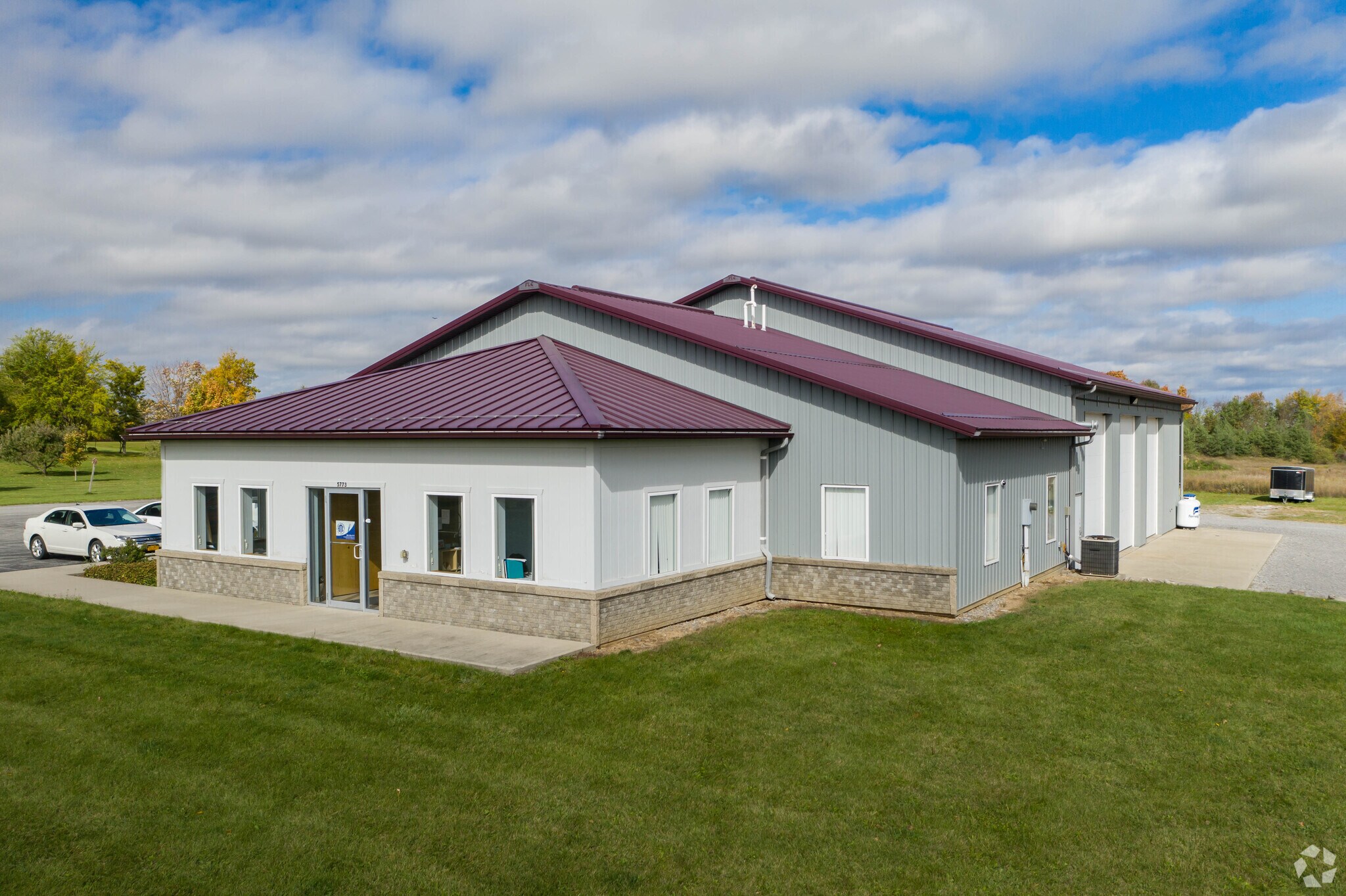 5773 E Main Street Rd, Batavia, NY à louer Photo de l’immeuble– Image 1 sur 45