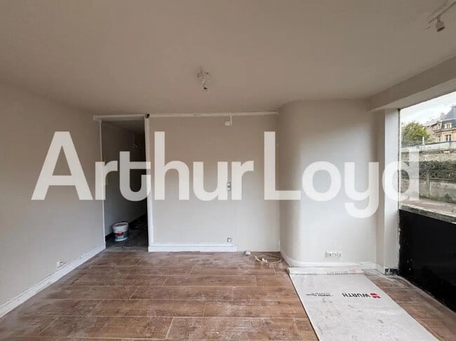 Plus de détails pour Local commercial à louer