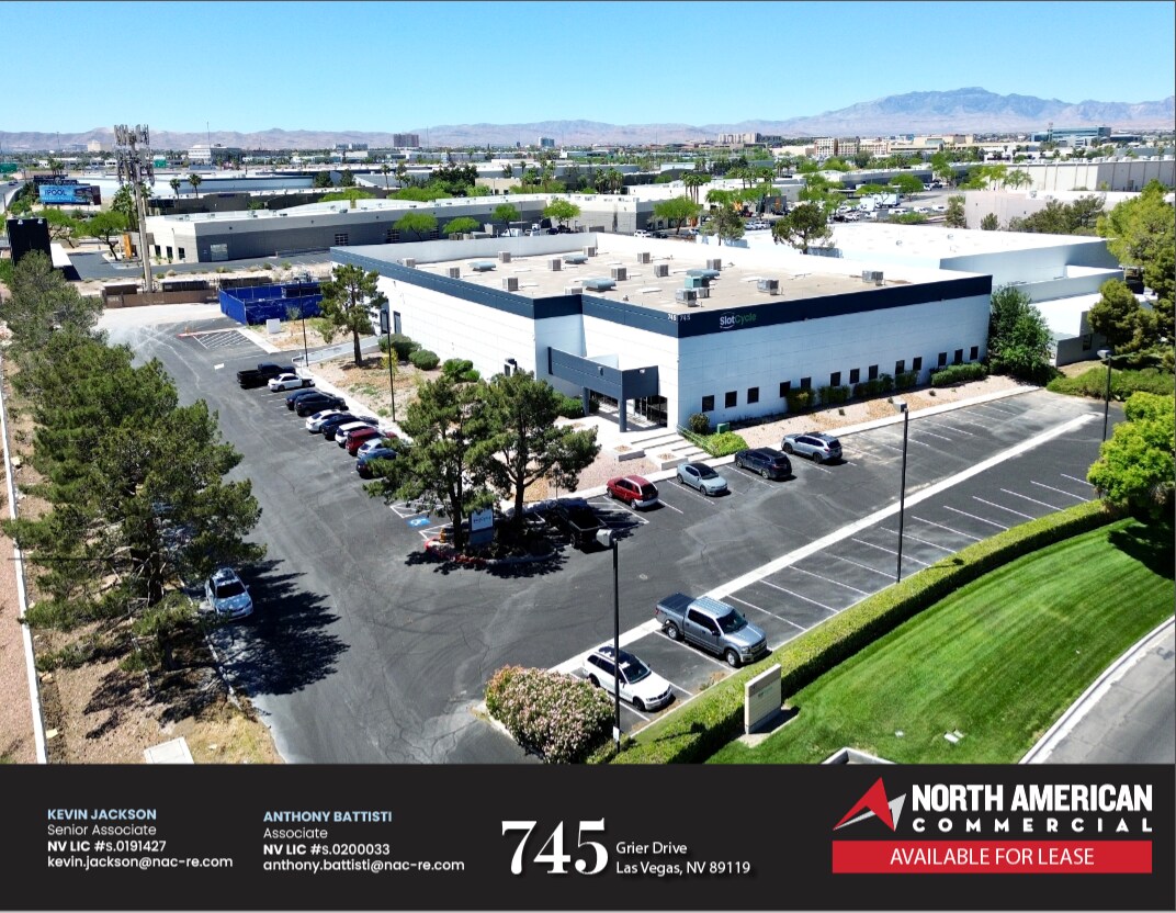 745 Grier Dr, Las Vegas, NV à louer Photo de l’immeuble– Image 1 sur 12