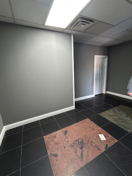 70 Gazza Blvd, Farmingdale, NY à louer - Photo de l’immeuble – Image 2 sur 7