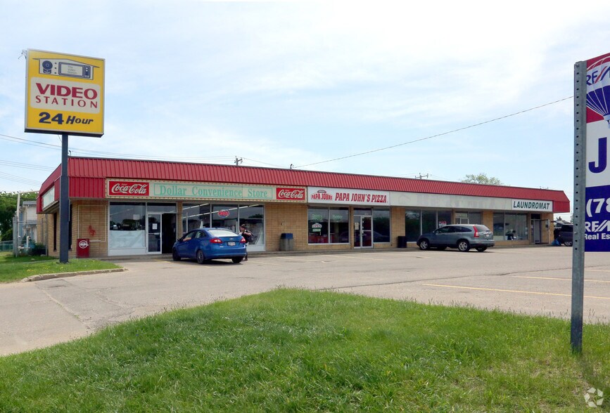 11947-11959 82 St NW, Edmonton, AB à louer - Photo de l’immeuble – Image 2 sur 3