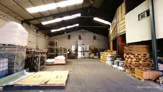 Plus de détails pour Calle Cuenca, Humanes de Madrid - Industriel/Logistique à vendre