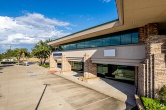 1400 N Mccoll Rd, McAllen, TX à louer Photo intérieure– Image 2 sur 10