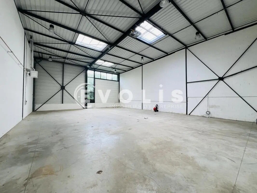 Local d'activités dans Montévrain à vendre Photo de l’immeuble– Image 1 sur 8