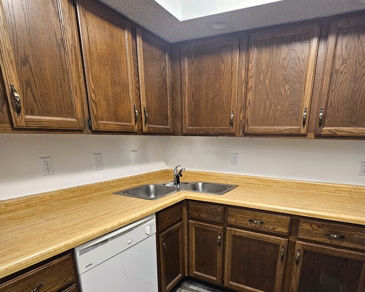 1 Richards Dr, Keokuk, IA à vendre - Photo de l’immeuble – Image 3 sur 22