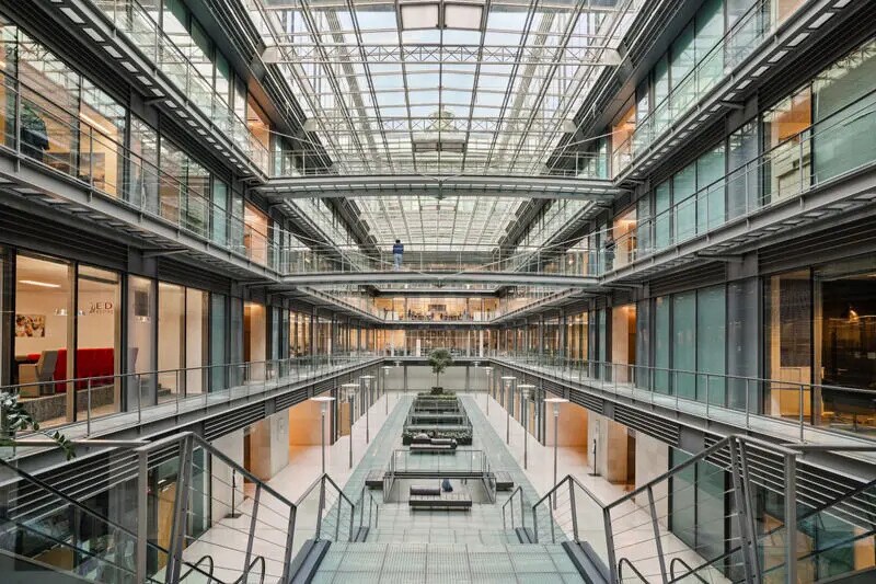 16-18 Rue Du Quatre Septembre, Paris à louer - Photo de l’immeuble – Image 3 sur 10