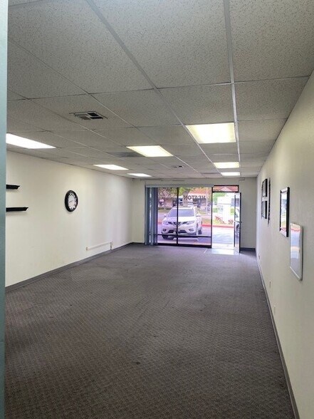3851 Emerald Ave, La Verne, CA à louer - Photo intérieure – Image 2 sur 3