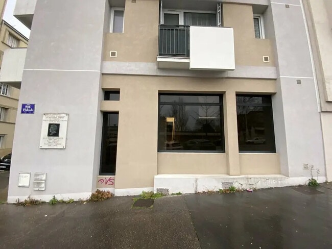 Plus de détails pour Local commercial à louer