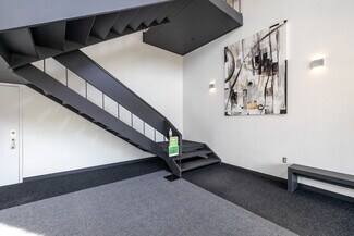 Plus de détails pour 395 Av Sainte-Croix, Montréal, QC - Bureau, Industriel/Logistique à louer