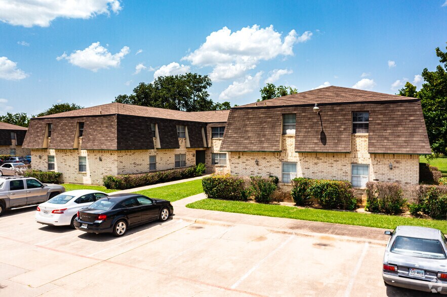 255 Turner St, Roanoke, TX à vendre - Photo principale – Image 1 sur 49