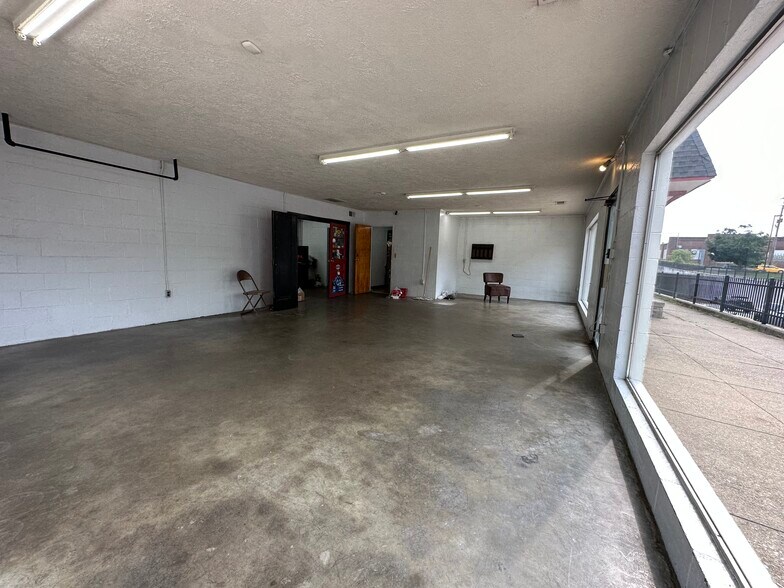 322 W 3rd St, Bloomington, IN à vendre - Photo de l’immeuble – Image 3 sur 35