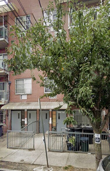 3436 110th St, Corona, NY à vendre - Photo principale – Image 1 sur 10