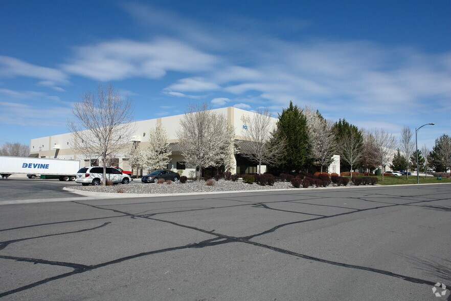 4945 Aircenter Cir, Reno, NV à louer - Photo de l’immeuble – Image 3 sur 6