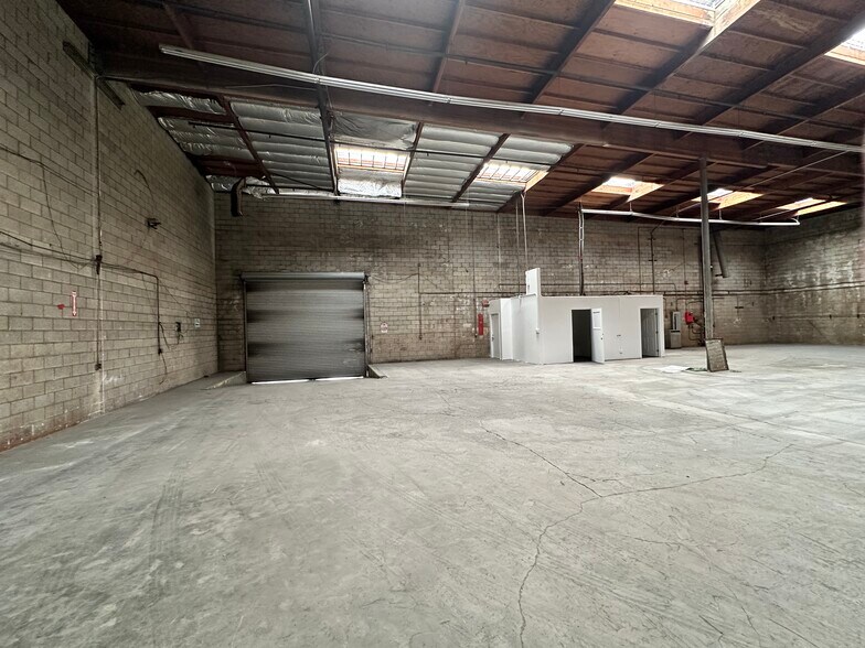 2875 Orange Olive Rd, Orange, CA à louer - Photo de l’immeuble – Image 2 sur 22