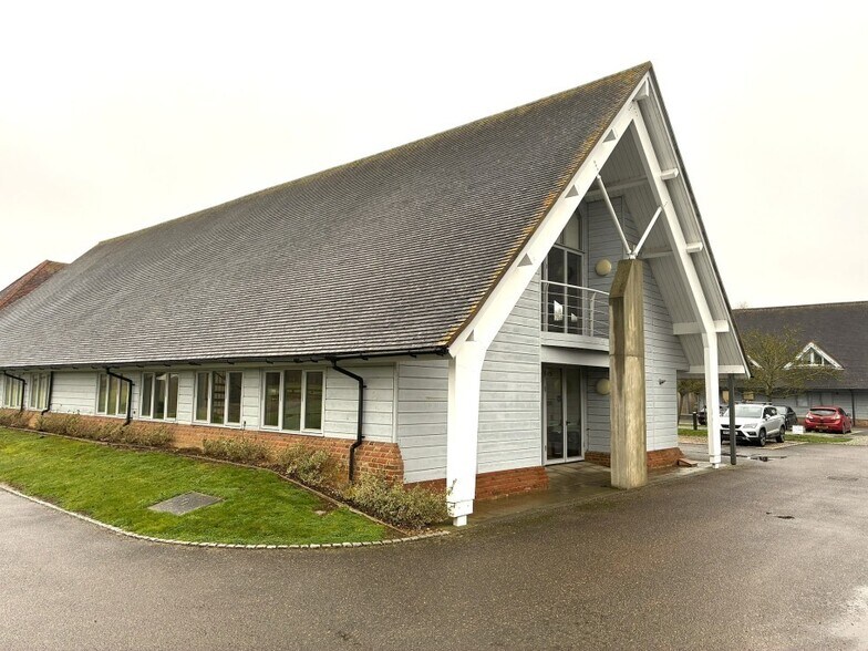 Duxford Rd, Saffron Walden à louer - Photo de l’immeuble – Image 3 sur 3
