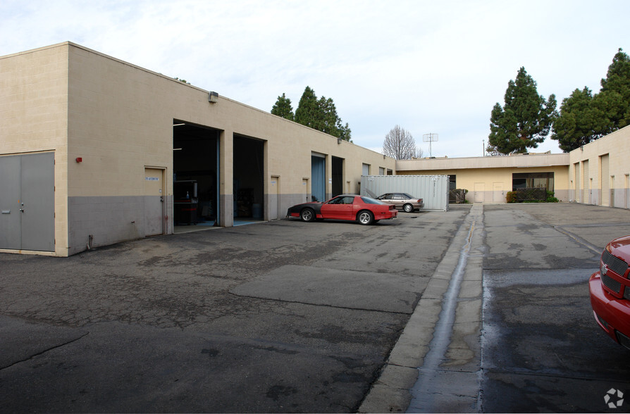 4882 McGrath St, Ventura, CA à louer - Photo de l’immeuble – Image 2 sur 5
