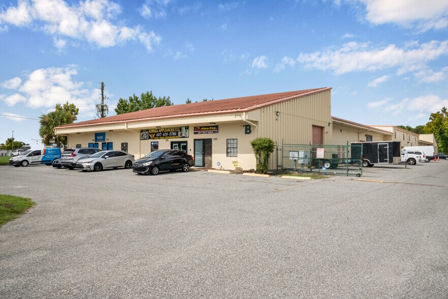 2716 N Forsyth Rd, Winter Park, FL à louer - Photo de l’immeuble – Image 1 sur 7