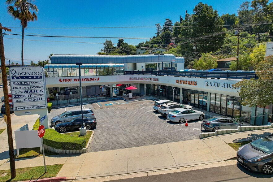 11440 Ventura Blvd, Studio City, CA à louer - Photo de l’immeuble – Image 1 sur 13