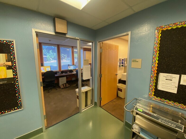 3024 Willow Pass Rd, Concord, CA à vendre - Photo de l’immeuble – Image 3 sur 12