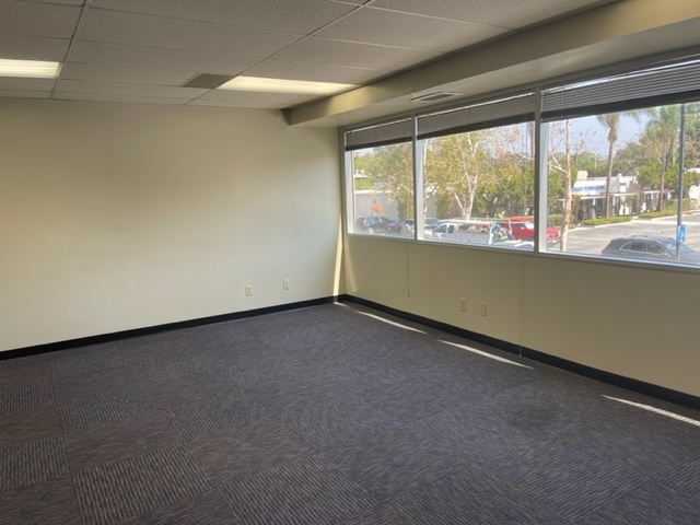 1543 W Garvey Ave N, West Covina, CA à louer - Photo intérieure – Image 3 sur 13