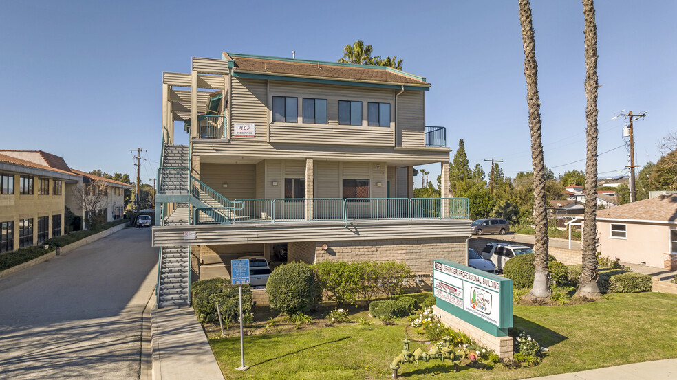 1755 Erringer St, Simi Valley, CA à louer - Photo de l’immeuble – Image 2 sur 28