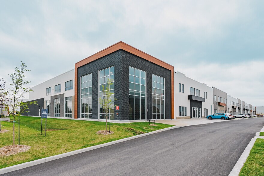 156 Av D'Iberia, Candiac, QC à louer - Photo de l’immeuble – Image 2 sur 4