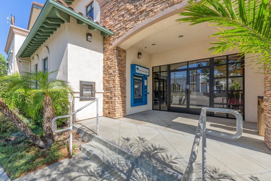 9116 Sunland Blvd, Sun Valley, CA à vendre - Photo de l’immeuble – Image 3 sur 19