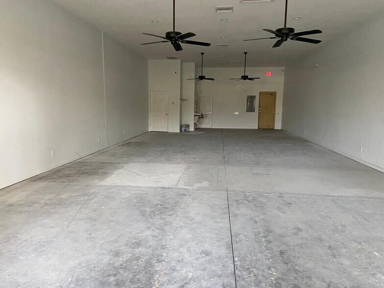 9668 N US Highway 301, Wildwood, FL à louer - Photo de l’immeuble – Image 2 sur 26