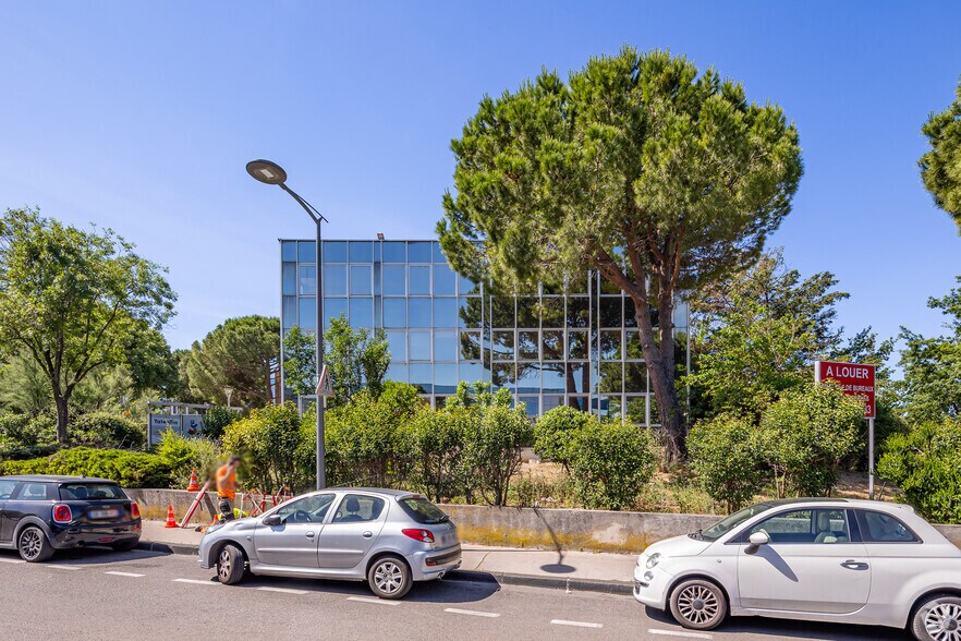 Bureau dans Marseille à louer - Photo de l’immeuble – Image 2 sur 3