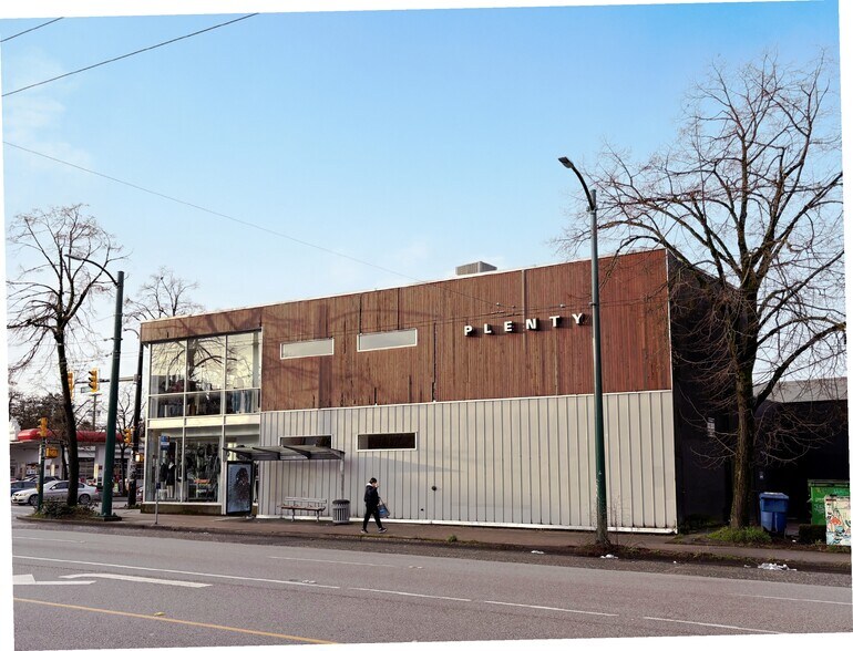 2803 W Broadway, Vancouver, BC à vendre - Photo de l’immeuble – Image 2 sur 4