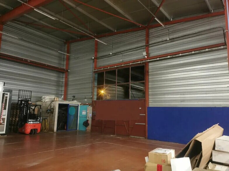 Industriel/Logistique dans Alès à louer - Photo intérieure – Image 2 sur 2