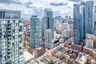 599 Yonge St, Toronto, ON - VUE AÉRIENNE  vue de carte
