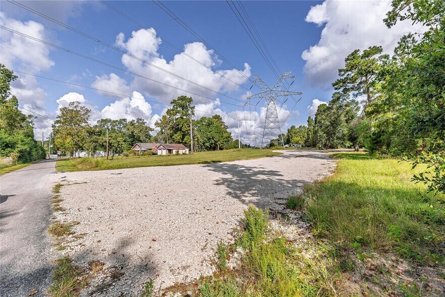 12762 Vaught Rd, Magnolia, TX à louer - Photo de l’immeuble – Image 3 sur 9