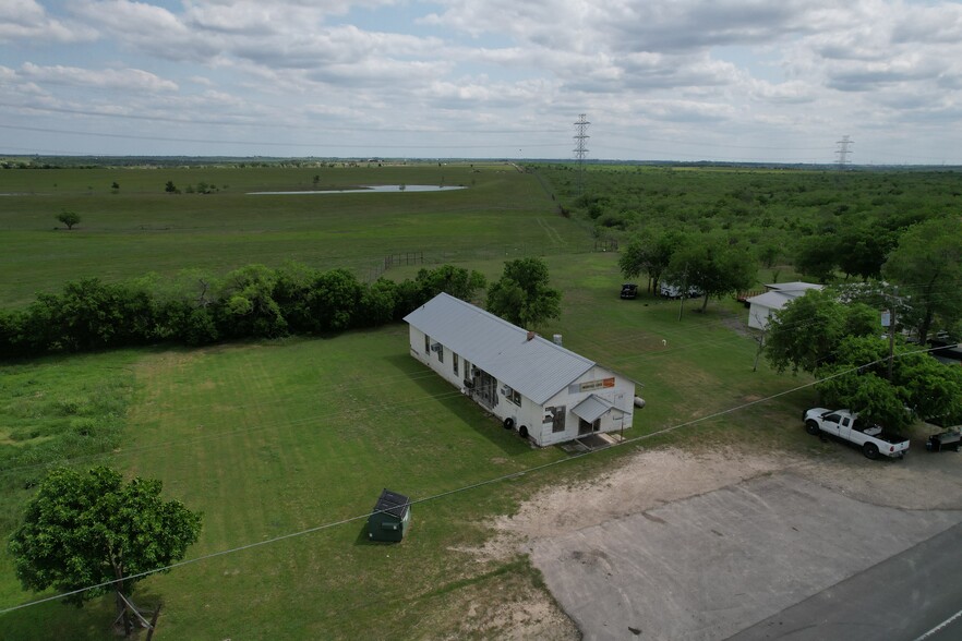 14060 Camino Real, Kyle, TX à vendre - Photo de l’immeuble – Image 3 sur 9