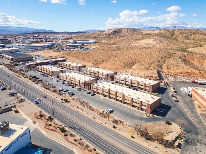 4012 S River Rd, St George, UT à louer - Photo de l’immeuble – Image 3 sur 8
