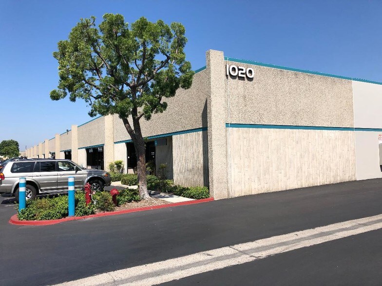 1020 N Batavia St, Orange, CA à louer - Photo de l’immeuble – Image 3 sur 10