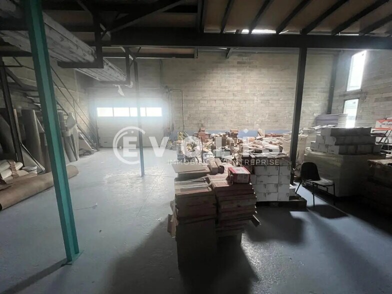 Local d’activités dans Saint-Pierre-du-Perray à louer - Photo intérieure – Image 3 sur 8