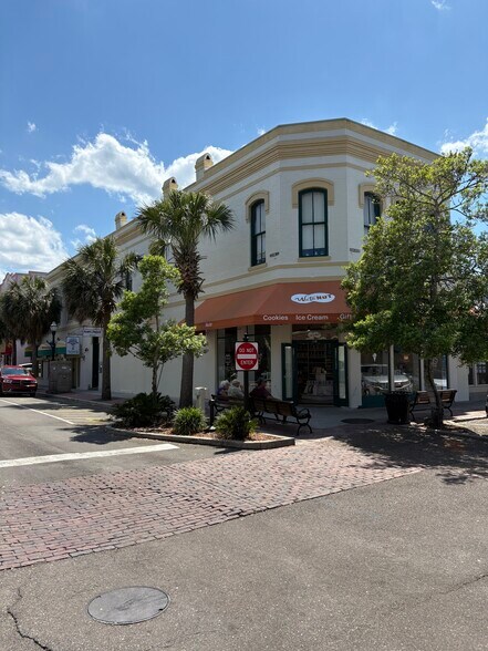 5 S 2nd St, Amelia Island, FL à louer - Photo de l’immeuble – Image 1 sur 22