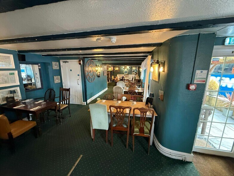 Quay Rd, Looe à vendre - Photo de l’immeuble – Image 3 sur 11