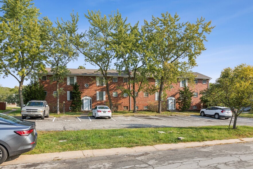8000-8034 E 88th Ter, Kansas City, MO à vendre - Photo de l’immeuble – Image 3 sur 47