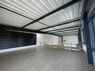 Plus de détails pour 6 B Boulevard De L'Esperance, Cormelles-le-Royal - Local commercial à louer