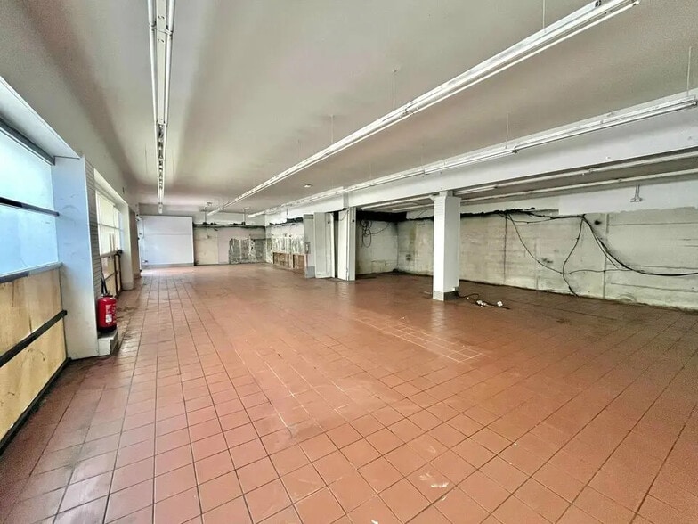 Local commercial dans Grasse à louer - Photo de l’immeuble – Image 1 sur 4