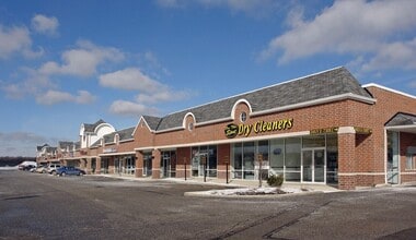1000-1100 E Royalton Rd, Broadview Heights, OH à louer Photo de l’immeuble– Image 1 sur 4