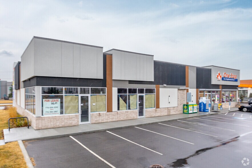 7490 68 Av NW, Edmonton, AB à louer - Photo de l’immeuble – Image 2 sur 2