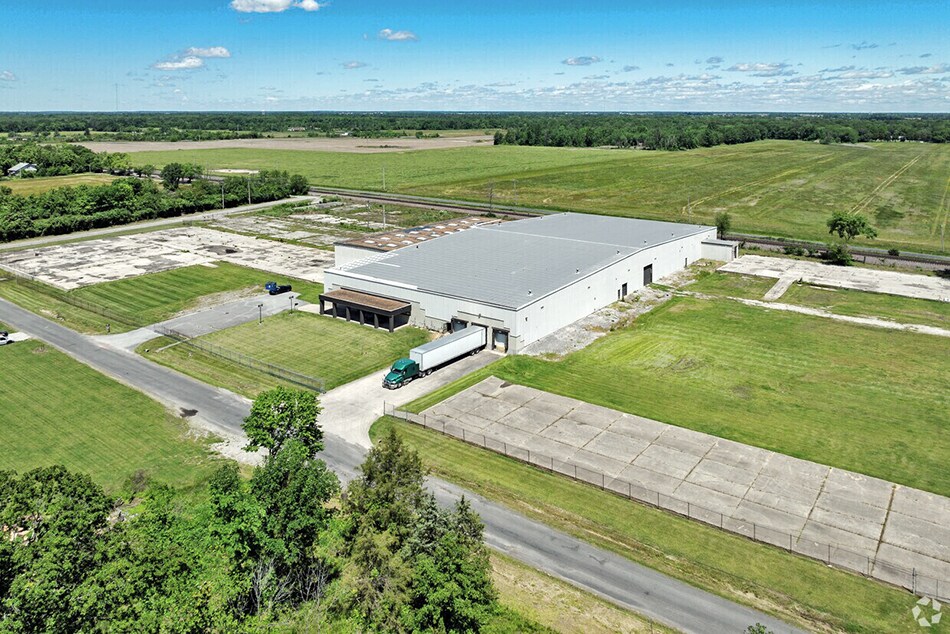 823 Aaron Pky, Centralia, IL à louer Photo de l’immeuble– Image 1 sur 18