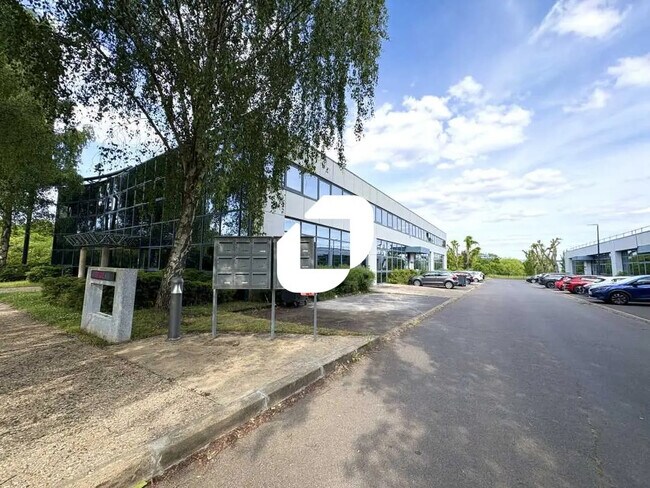 Plus de détails pour 4 Rue René Razel, Saclay - Bureau, Local d'activités à louer