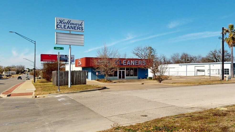3611 S College Ave, Bryan, TX à vendre - Photo de l’immeuble – Image 2 sur 13