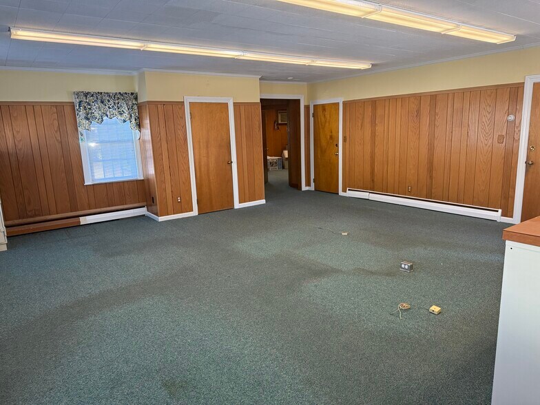 42-44 Auburn Street St, Auburn, MA à louer - Photo de l’immeuble – Image 2 sur 9