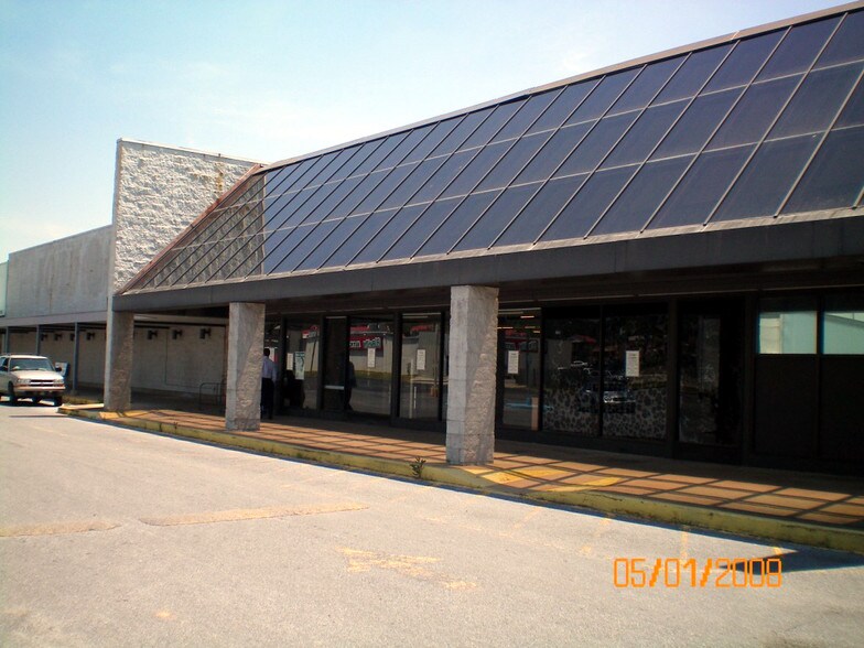 803 E Battle St, Talladega, AL à louer - Photo de l’immeuble – Image 3 sur 14