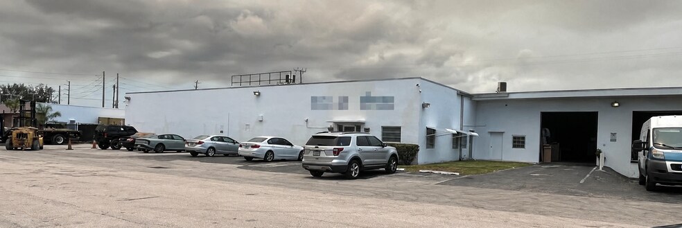 245 SW 33rd St, Fort Lauderdale, FL à louer - Photo de l’immeuble – Image 3 sur 8